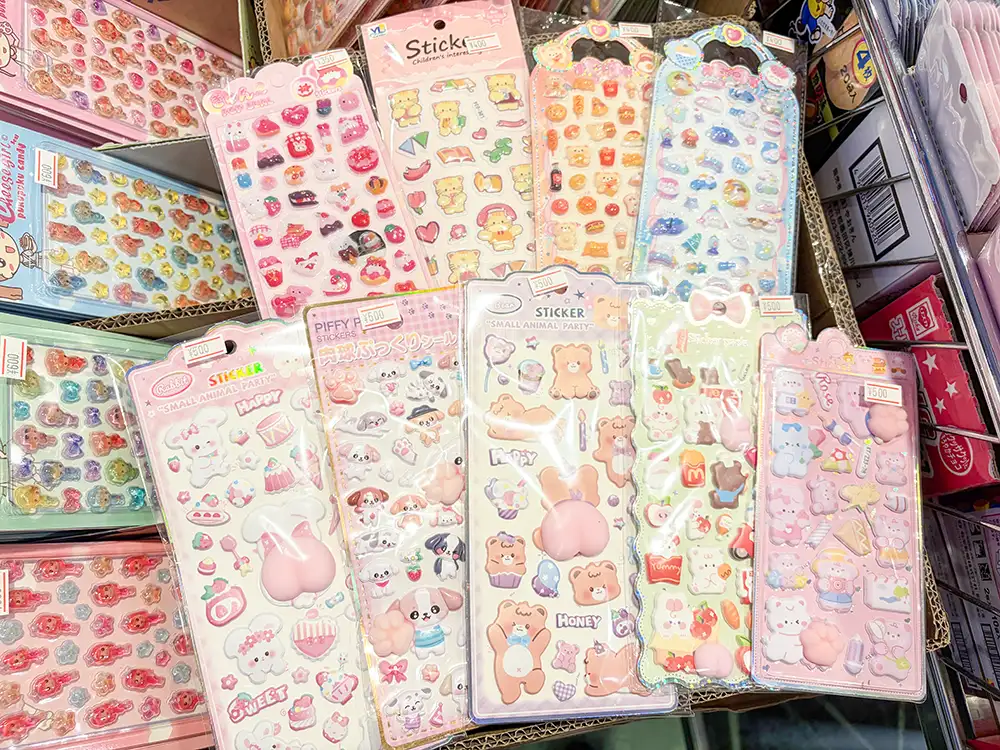 人気のシール販売中